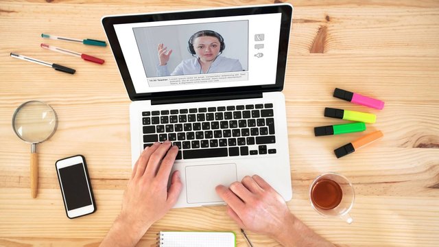 Web会議のビデオ映像に気配りを、社会人なら見た目も大事