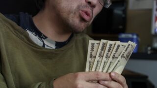 SNSの闇バイトに応募すると個人情報を根掘り葉掘り聞き出されて抜け出せなくなる