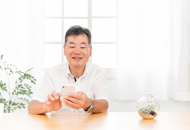 男性の被害が急増中の「国際ロマンス詐欺」、特に投資詐欺に巻き込まれないように要注意！