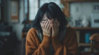 「宝くじに当選する」と言われて400万円溶かした事例も、悪質な占いサイトの「送信料」を取る手口に注意！