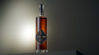 阪神淡路大震災で被災した酒蔵で26年熟成した日本酒の味わい