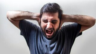 リビングで阿鼻叫喚、恥ずかしい趣味がネットニュースに~本当にあった怖い話
