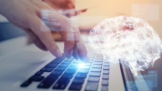 プロンプトエンジニアリングは難しい? 管理職こそAIを使いこなすべき理由とは