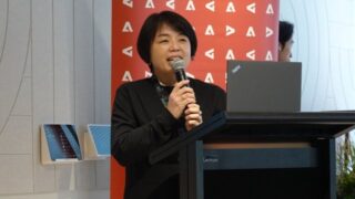生成AIでスーツ姿へ クリエイティブな就活を実現する「Adobe Business Hack」