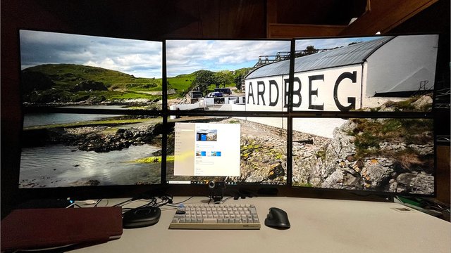 デスクトップに表示されている背景をお気に入りの画像に変更する方法