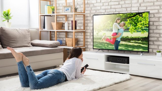 【2022】格安テレビおすすめ10選｜プロが失敗しない選び方＆安い時期を解説